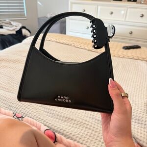 Marc Jacobs Womens The Claw Clip Bag